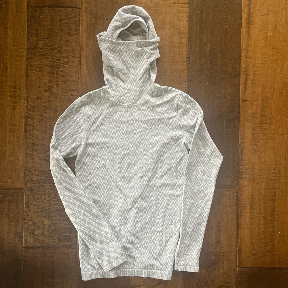 Athleta running sweatshirt with thumb holes and face cover, size Medium